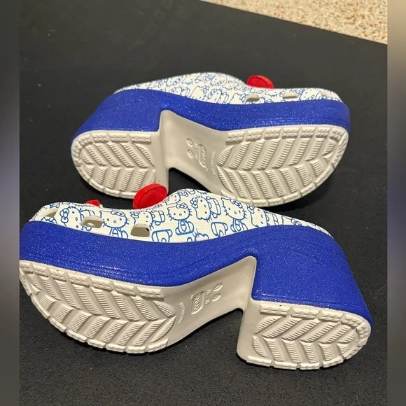 NWOT Crocs Hello Kitty 50th Anniversary Blue Glitter Siren Clogs - Picture 5 of 9